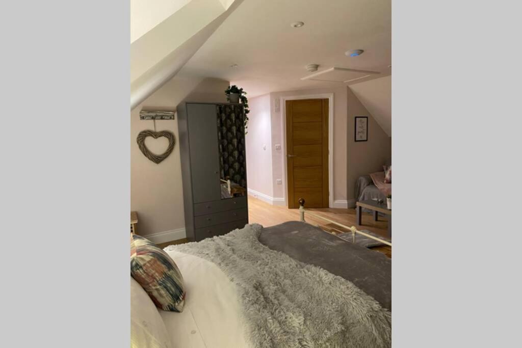 Prospect Perch - Studio Apartment, Wells Bagian luar foto